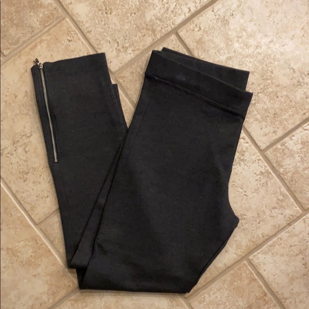 Gap leggings size large, grey.